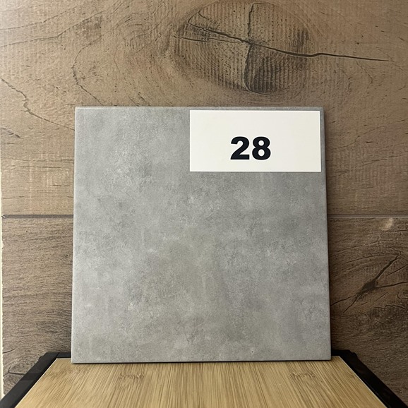 LOT 28: DECUS BASE GRIS 20X20