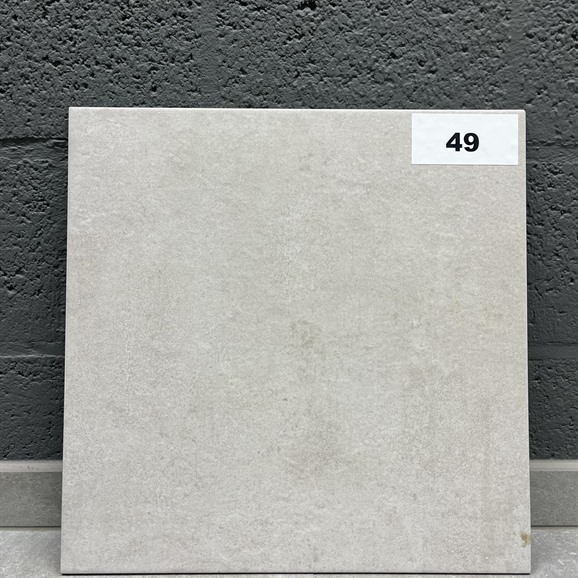 LOT 49: UNDEFASA CAPITOL BEIGE 45X45